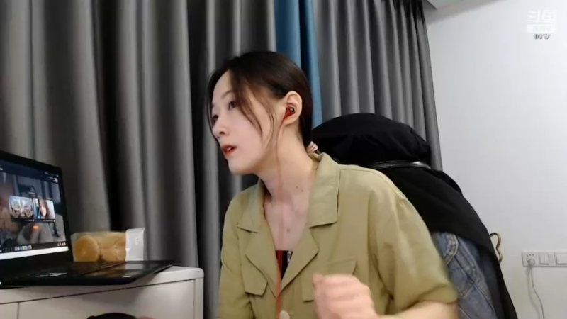 【2022-07-01 18点场】传情小小：小鹿：安安静静看比赛