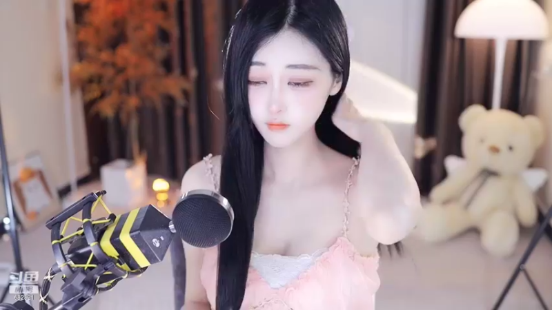 【2022-07-01 15点场】苏小懒38D：呆萌懒妹无敌射手嘎嘎嘎下饭