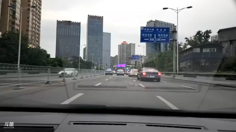 【2022-07-01 18点场】蓝战非OvO：户外帅哥蓝战非