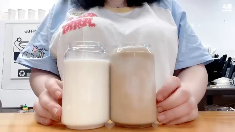 【2022-07-02 19点场】刘飞儿faye：飞儿 咖啡店打工