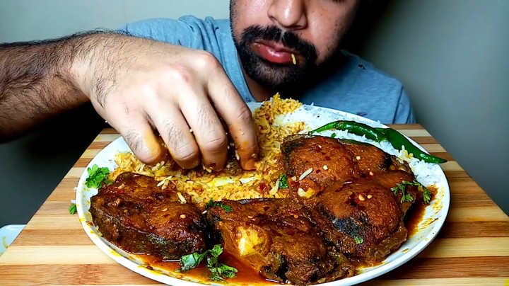 印度金枪鱼咖喱饭呢