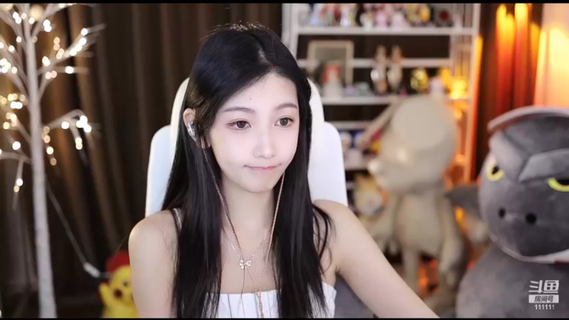 【2022-07-05 18点场】叶知秋Vanessa：秋：钻粉狂欢卡 越努力越幸运