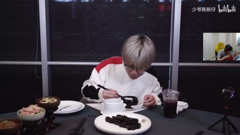 【2022-07-06 14点场】yjjimpaopao：有情的直播机器