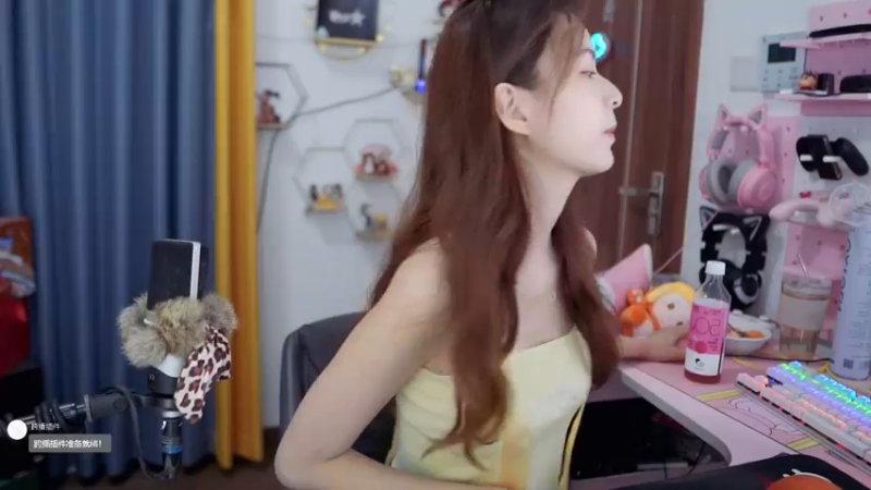【2022-07-06 14点场】传情小小：小小：姐今天很清纯