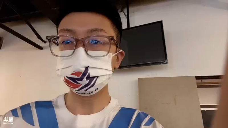 【2022-07-07 10点场】DY主演：成都加油，来拍定妆照