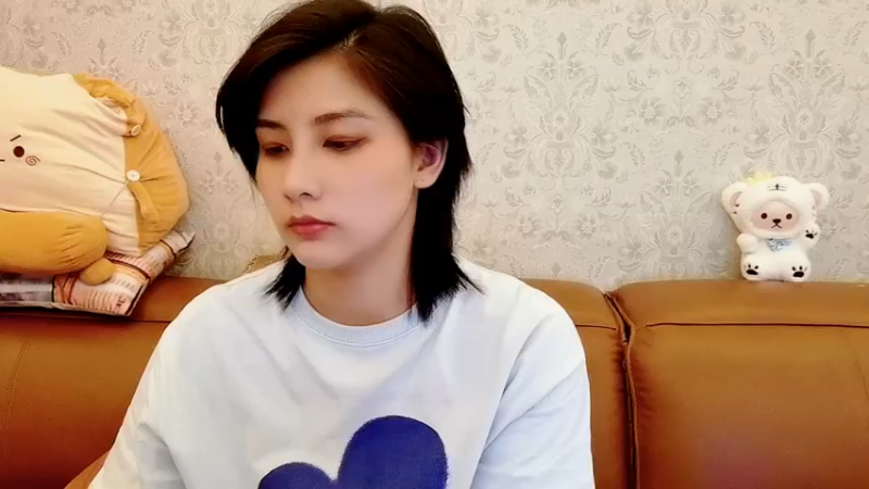 【2022-07-08 20点场】我是唐菲：这世上的热闹 出自孤单 1761727