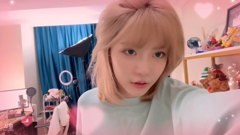 我在斗鱼看不2不叫周淑怡直播英雄联盟