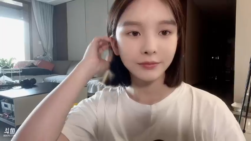 【2022-07-09 15点场】赵小臭：凑凑：装柜子直播一哈