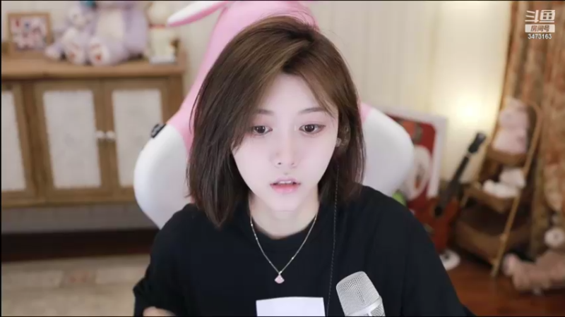 【2022-07-10 20点场】胡嘉一：心已滚烫 向着光的方向