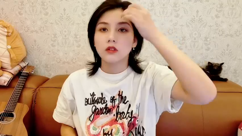 【2022-07-10 20点场】我是唐菲：这世上的热闹 出自孤单 1761727