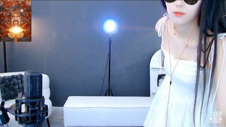 美女小姐姐这直播什么呢