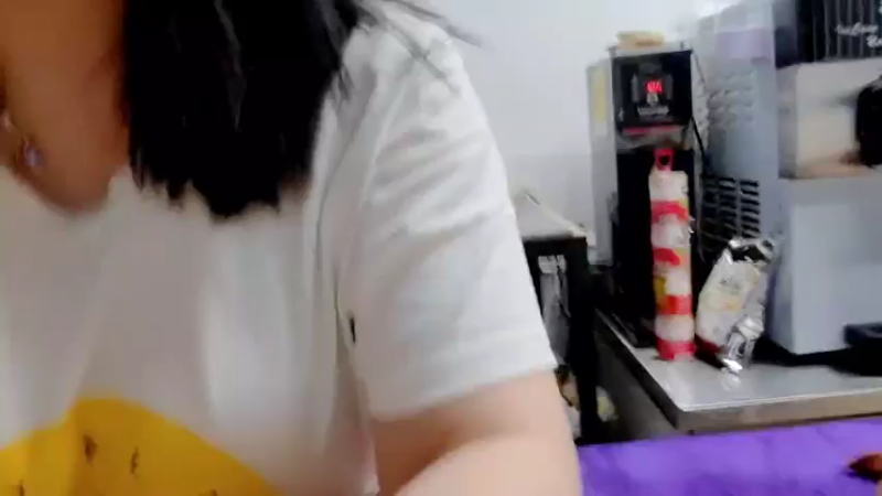 【2022-07-11 00点场】刘飞儿faye：飞儿 咖啡店的监控
