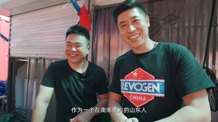 青岛大朋烧烤打工一天 慢烤加撸串 边做边吃真不错