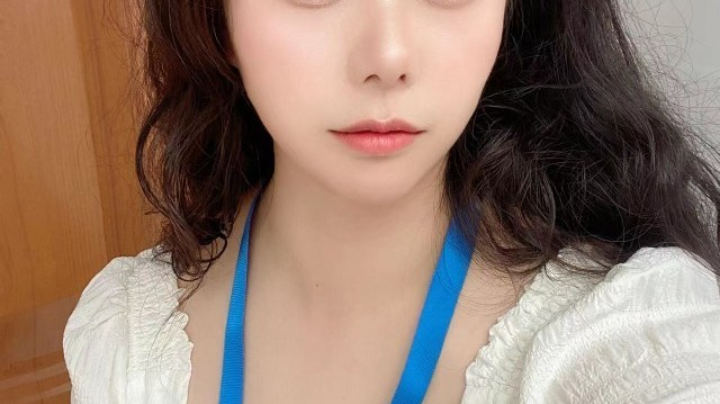 哥哥莫怪，就让妹妹看着你和其他妹妹嬉笑打骂，只是心堵罢了。