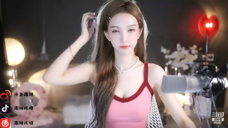 【2022-07-12 22点场】南妹儿呀：身高170的模特mm哦~