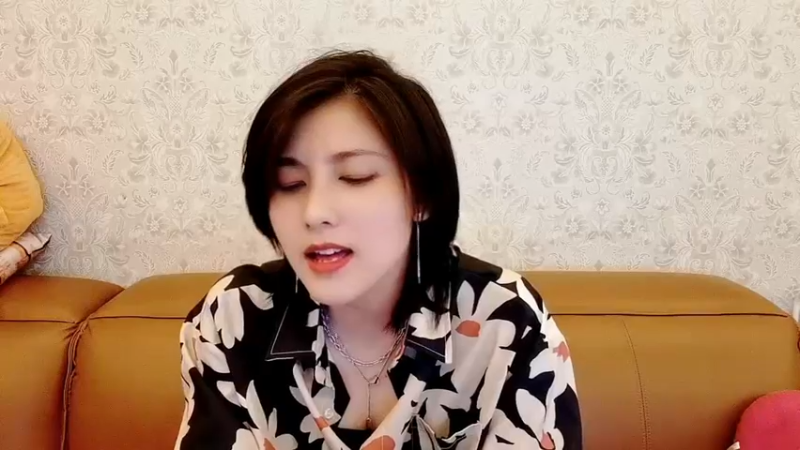 【2022-07-11 22点场】我是唐菲：这世上的热闹 出自孤单 1761727