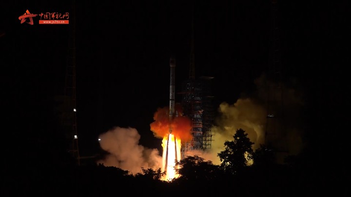 【现场视频】我国成功发射天链二号03星