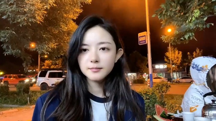 博哥的女嘉宾图图很圆润，大家说就叫润润吧