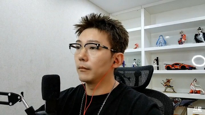 小王哥开法拉利回家直播，这速度很快