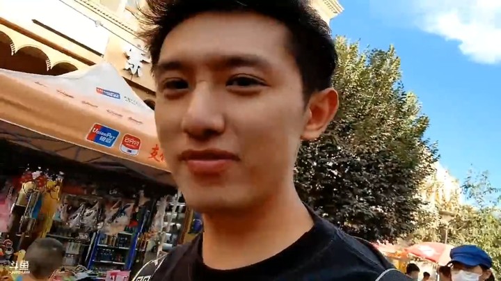 生哥发弹幕，博哥看不到，大家说YC说话