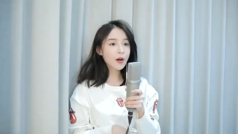 周二珂美女小姐姐唱歌很好听啊