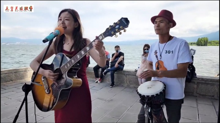 美女-户外-京腔自弹自唱
