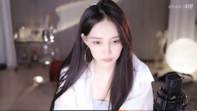 王雨檬：小姐姐这个甩发太漂亮了，长发怡人！