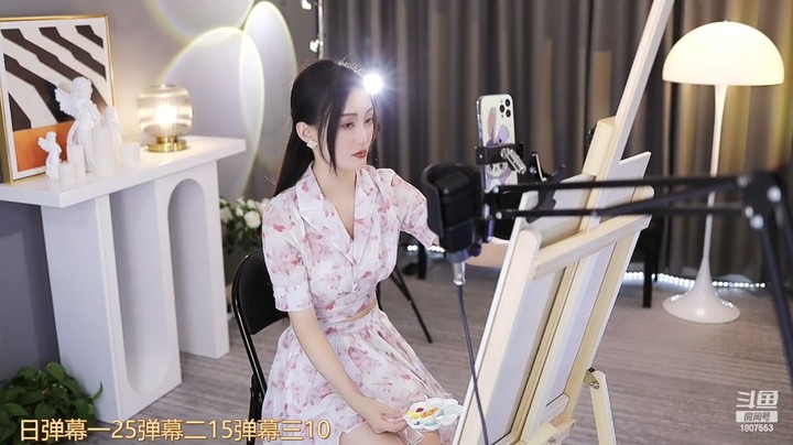 夏雪晴美女小姐姐直播画画，好认真，真好看啊