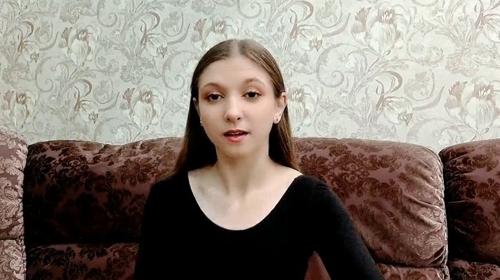 俄罗斯美女小姐姐好漂亮，表情可爱啊