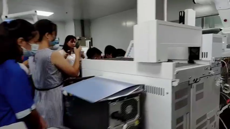 【2022-07-26 10点场】武汉市场监管：暑期亲子游之食用油怎么能下“彩虹雨”？