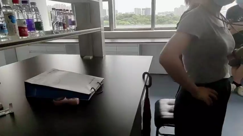 【2022-07-26 10点场】武汉市场监管：暑期亲子游之食用油怎么能下“彩虹雨”？