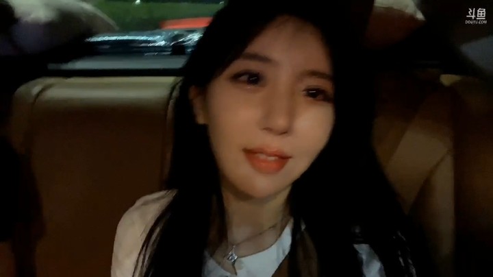 看呆妹聊天还是挺有意思的啊