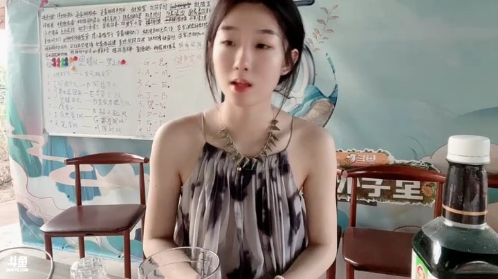美女小姐姐百百在重庆直播真好看啊