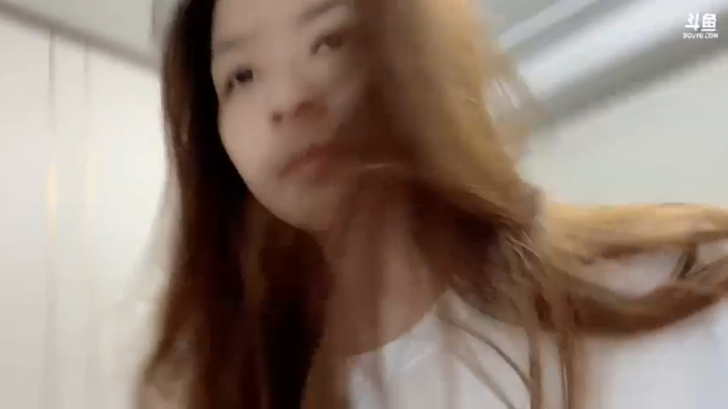 【2022-07-27 17点场】传情小小：小小：外面下雨了