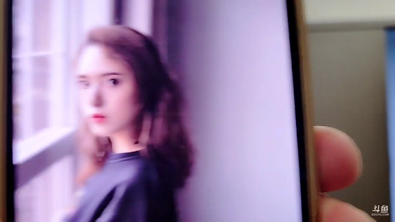 我在斗鱼看小鱼小鱼吃虾米直播户外