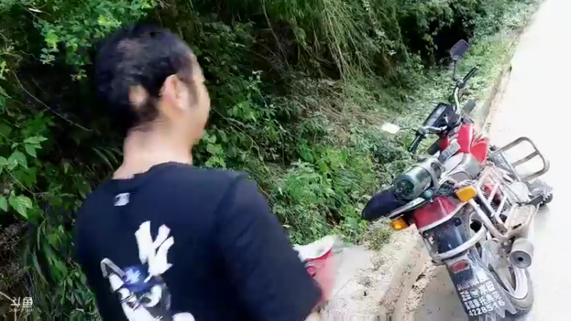 【2022-07-28 17点场】黑哥户外：农村平淡生活之免费理发
