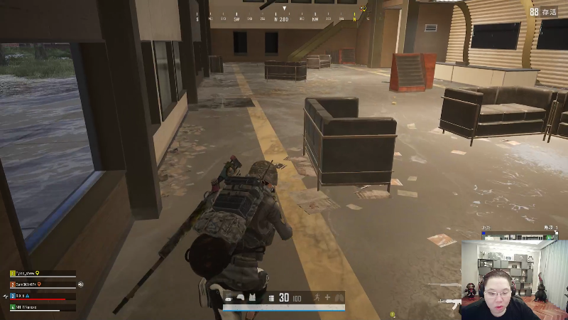 我在斗鱼看即将拥有人鱼线的PDD直播英雄联盟