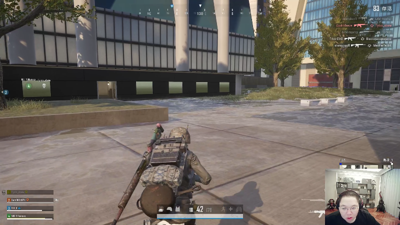 我在斗鱼看即将拥有人鱼线的PDD直播英雄联盟