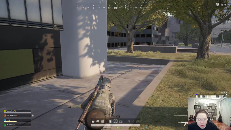 我在斗鱼看即将拥有人鱼线的PDD直播英雄联盟