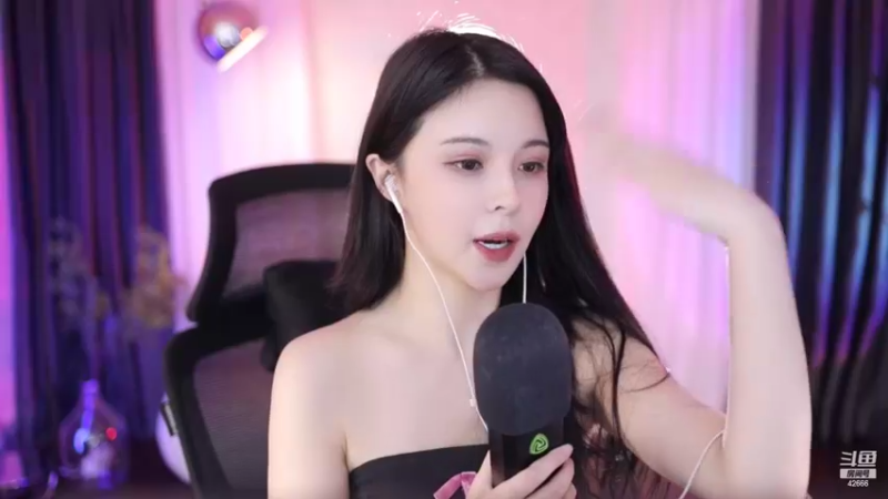 【2022-08-02 00点场】苏恩Olivia：苏恩：调试一下设备哦