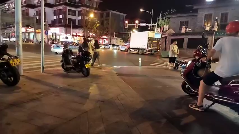 【2022-08-04 01点场】蓝战非OvO：七夕卖花一天能赚多少钱