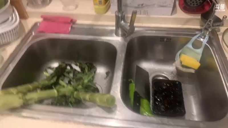 【2022-08-04 21点场】金甲EzNpc：吃饱了上路吧