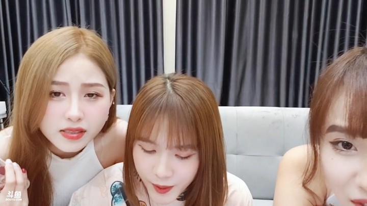 美女可爱多唱歌很温柔啊