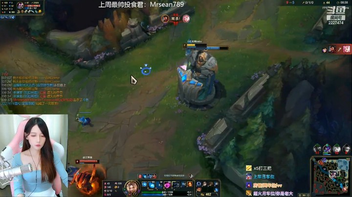 中单狐狸对亚索，被亚索压着打