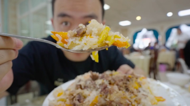 不远万里来到新疆吃手抓饭，没想到老板竟然是我的粉丝【第二集】