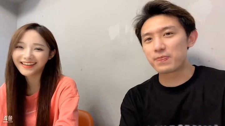博哥和美女聊天很有意思，博哥也是痴情人