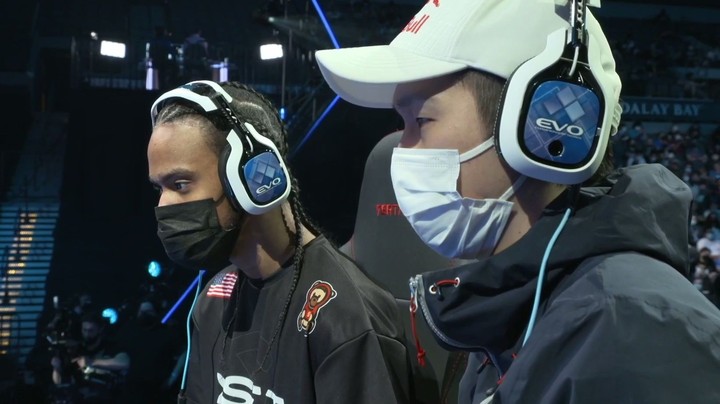 街霸5：EVO八强败者组决赛，美国IDOM对战日本GACHIKUN直播实况