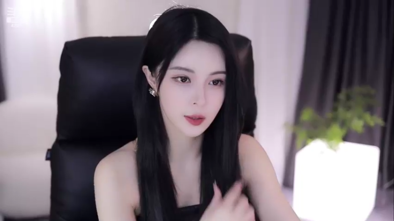 【2022-08-08 20点场】苏恩Olivia：苏恩：晚上好鸭~