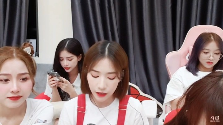 美女小七演唱经典情歌好听啊