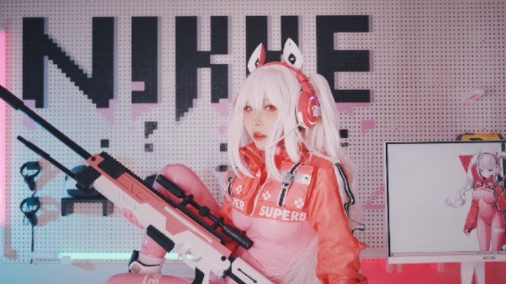 全球首款《Nikke：胜利女神》桌搭，3D打印COS尼姬爱丽丝，体验爱攻AG275QXR显示器